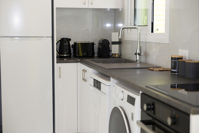 Fully equipped kitchen for self-catering stays at Yellow16.